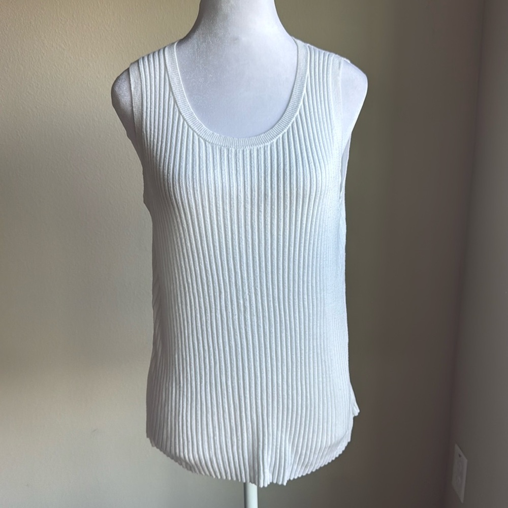 Lord & Taylor women’s white scoop neck tank top